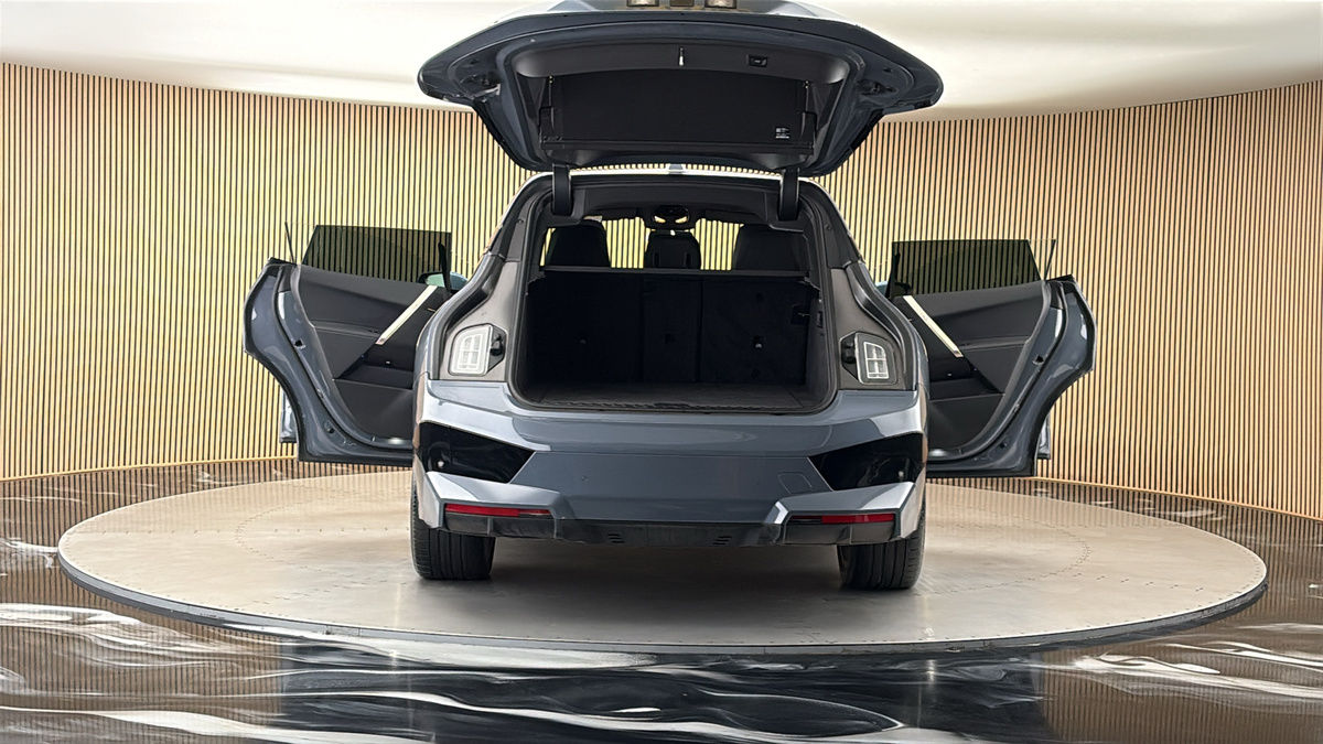 More views of BMW iX