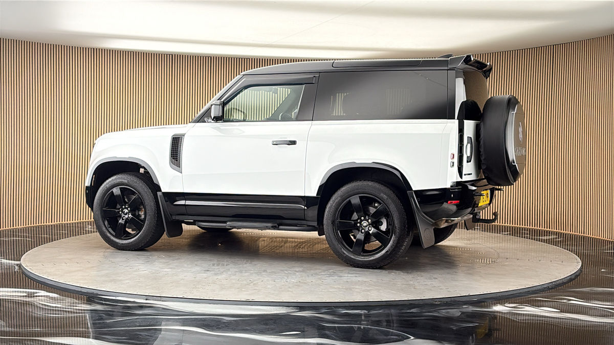 More views of Land Rover Defender 90