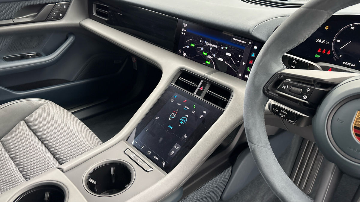 Porsche Taycan Image 18