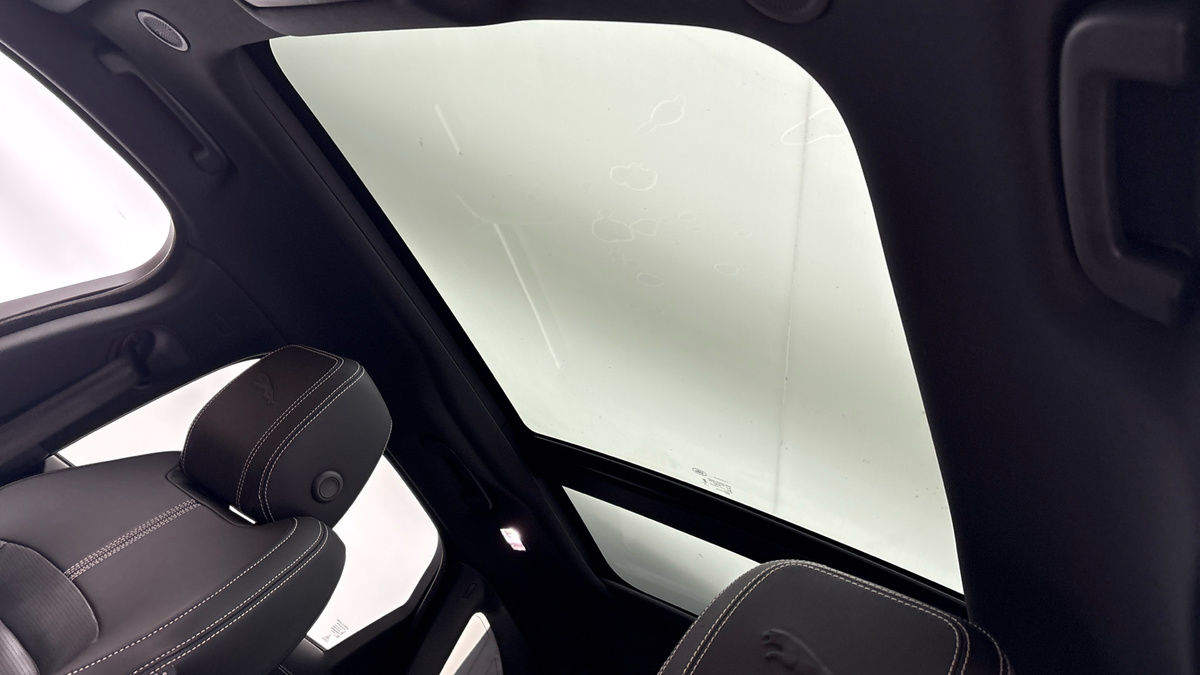 Jaguar F-PACE Image 6