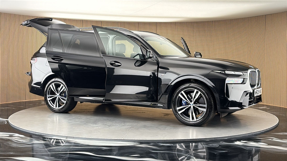 More views of BMW X7