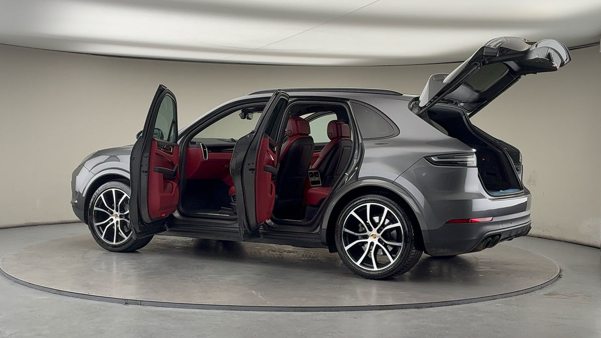 More views of Porsche Cayenne