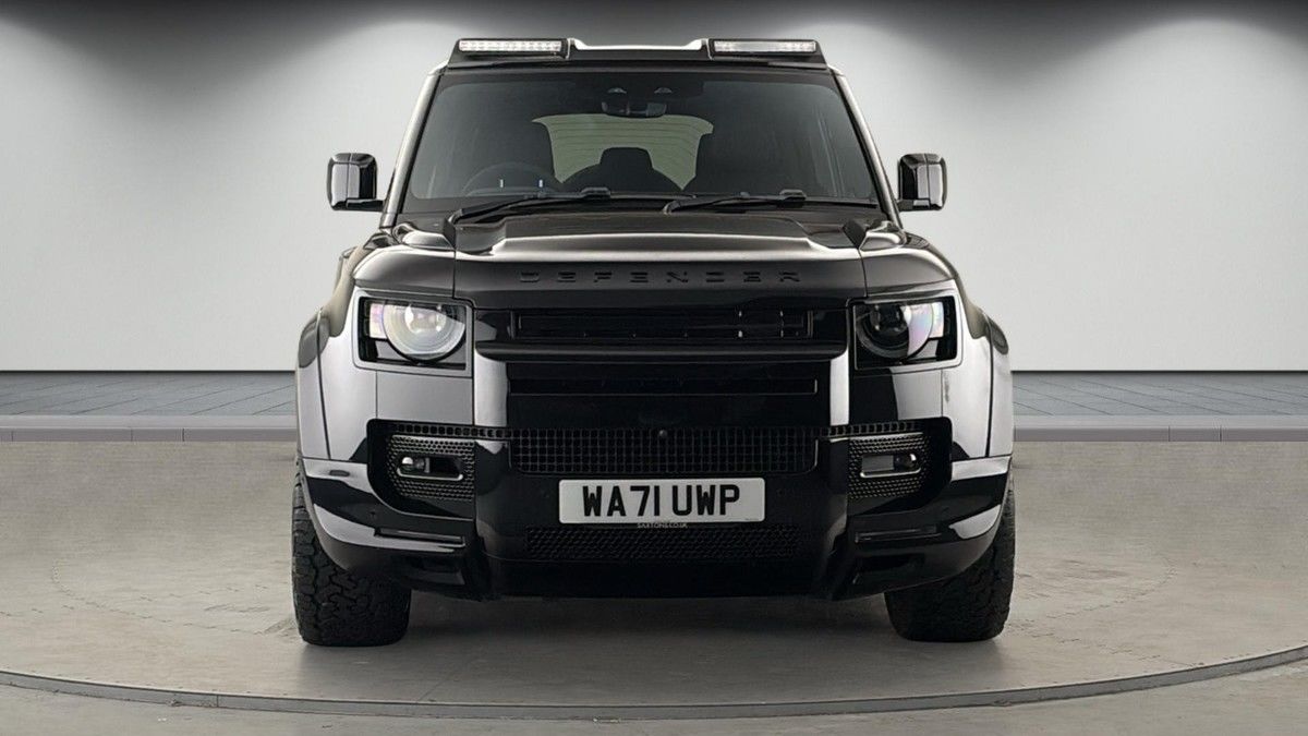 Land Rover Defender 110 Image 3