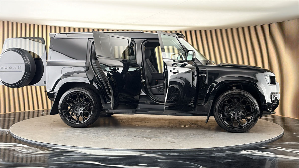 More views of Land Rover Defender 110