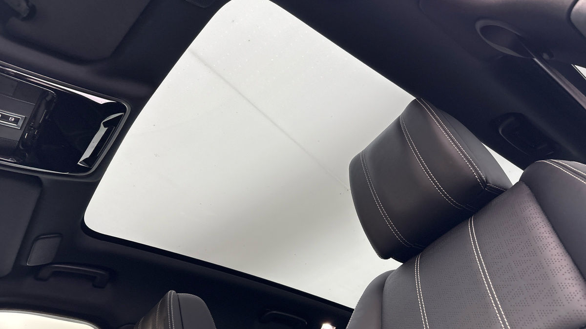Land Rover Range Rover Velar Image 6