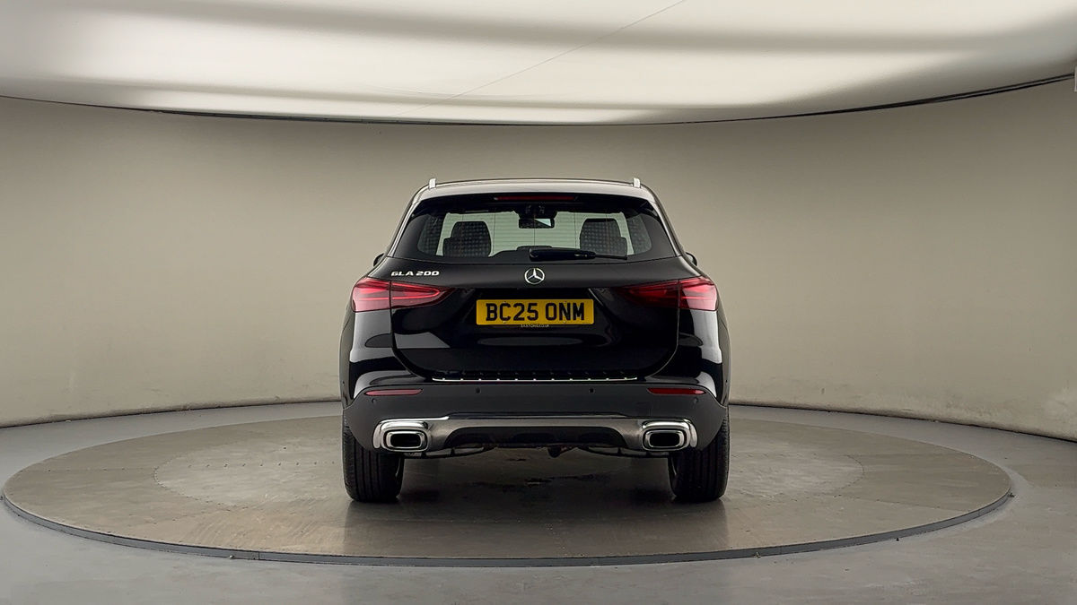 Mercedes-Benz GLA Image 4