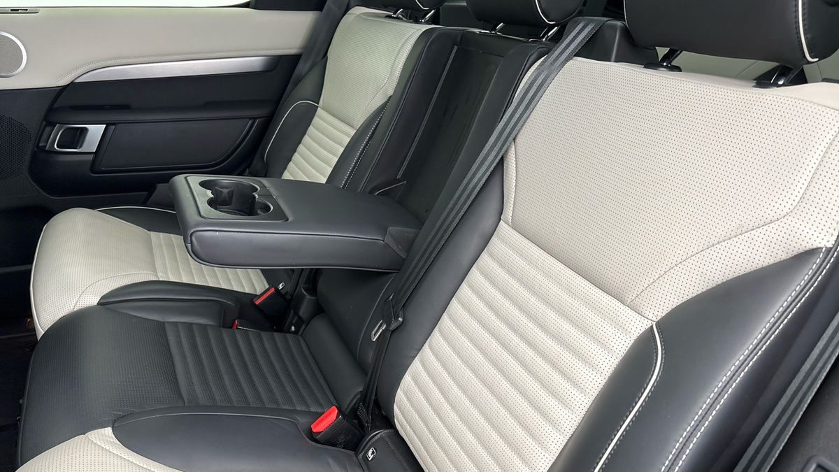 Land Rover Discovery Image 9