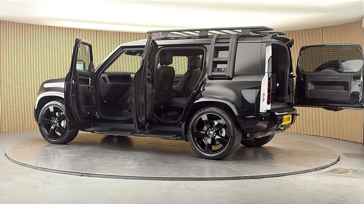 More views of Land Rover Defender 110