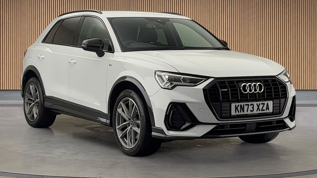 Audi Q3 Sticky Header Image