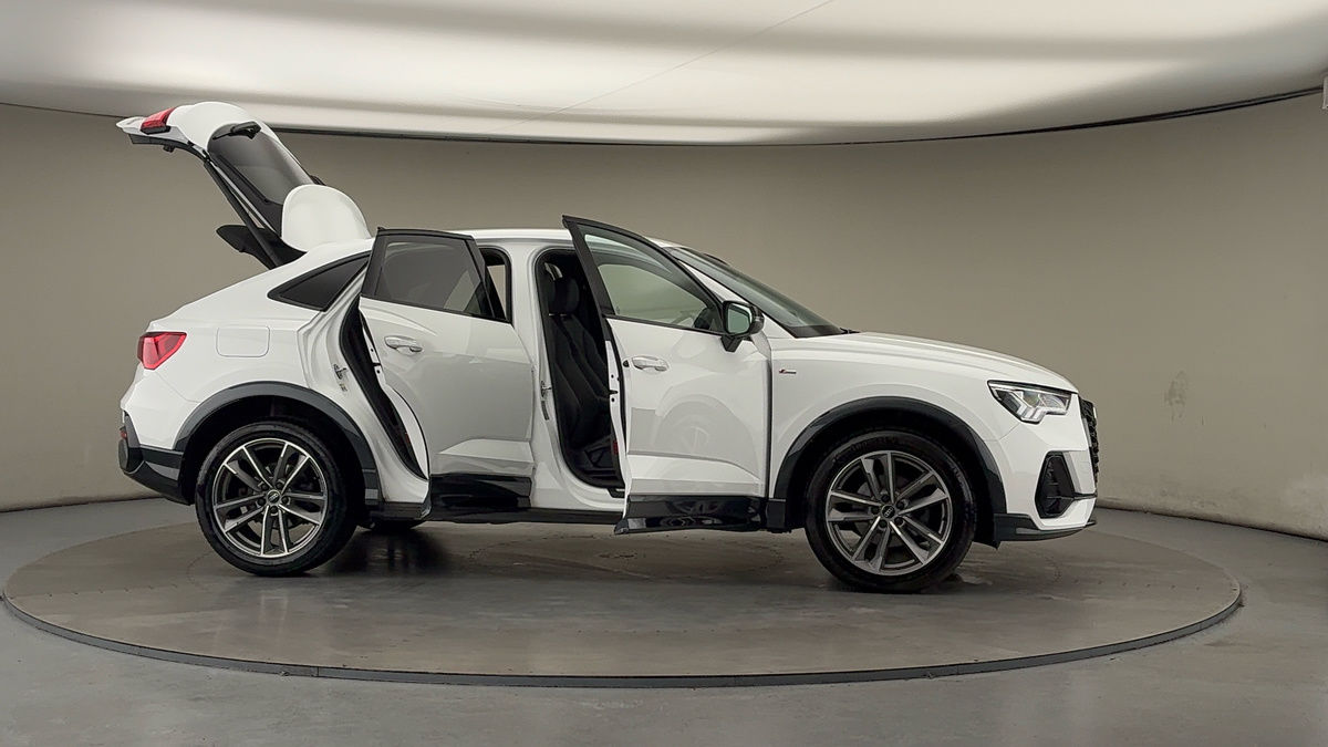 More views of Audi Q3