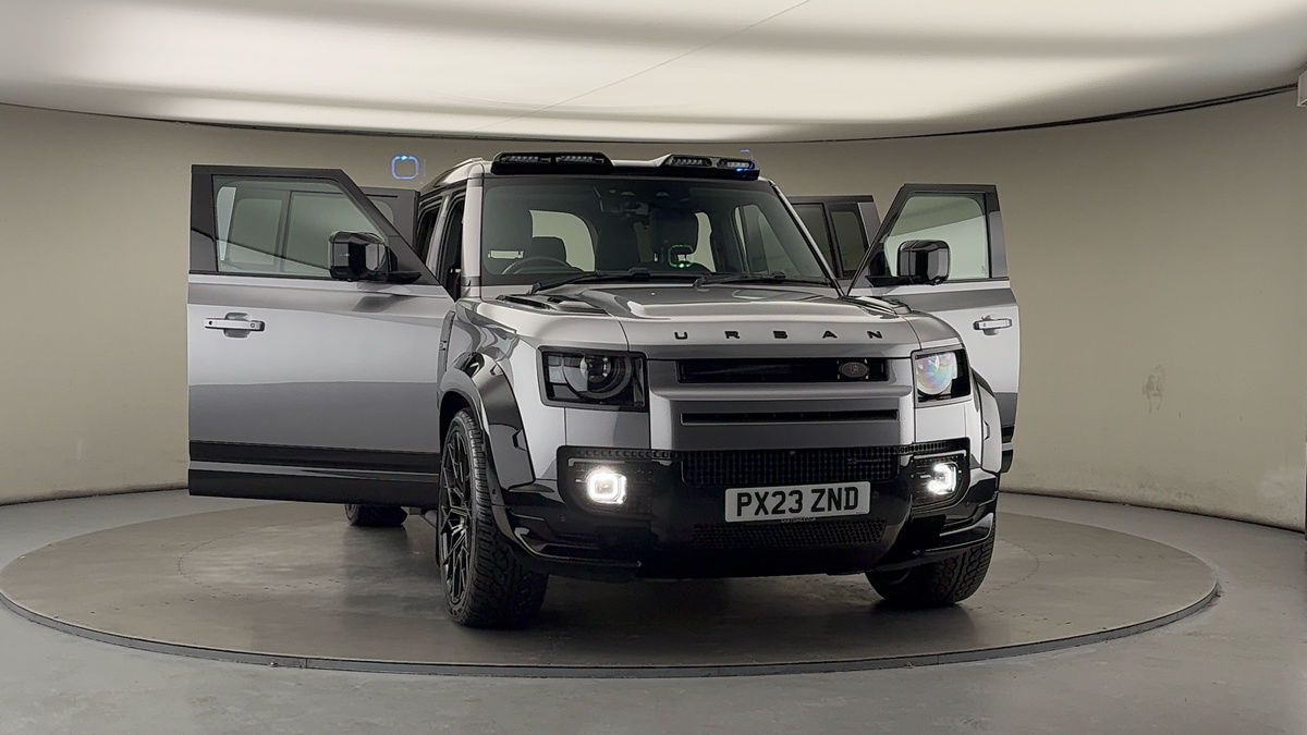 More views of Land Rover Defender 110