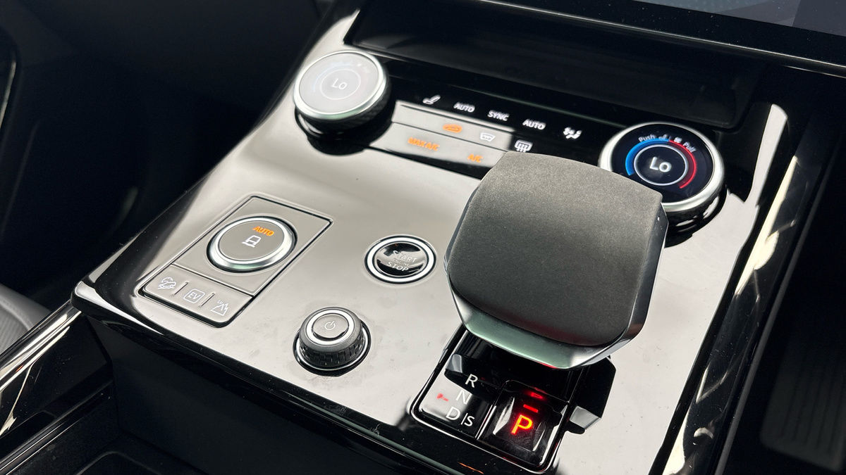 Land Rover Range Rover Sport Image 25