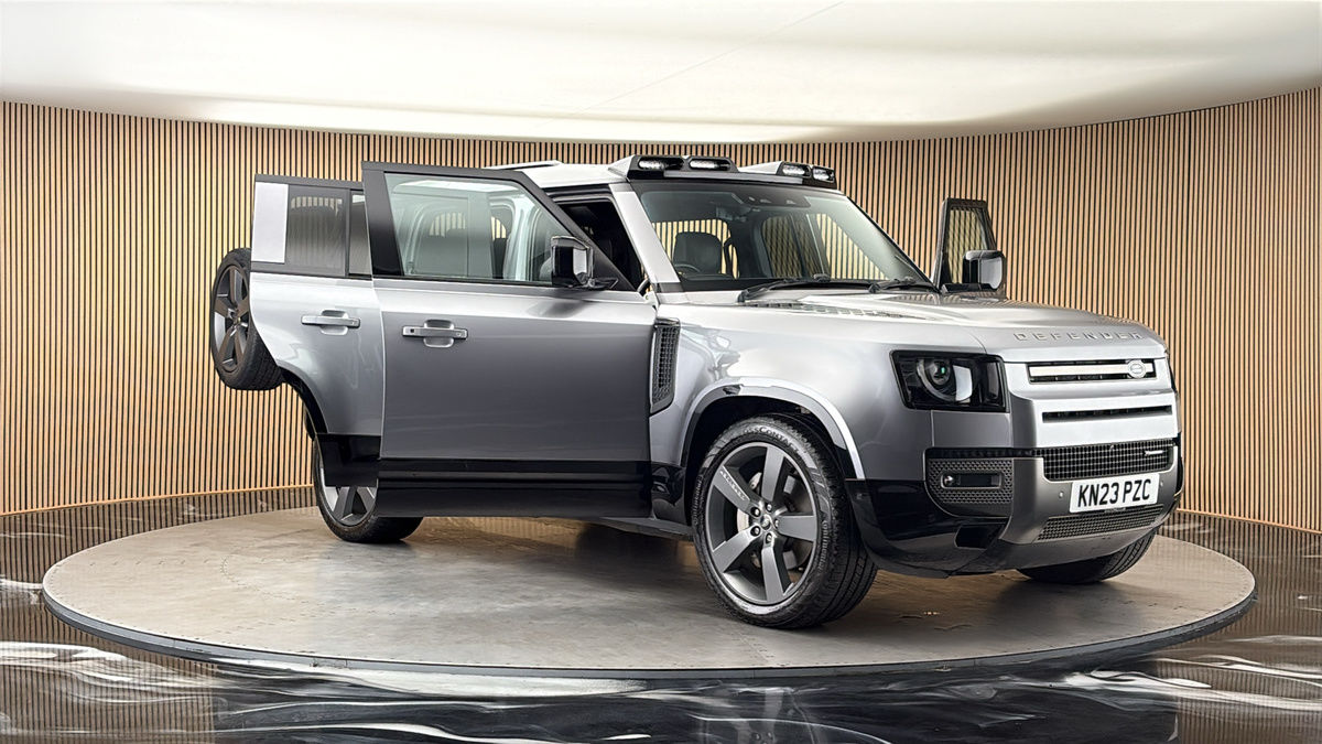 More views of Land Rover Defender 110