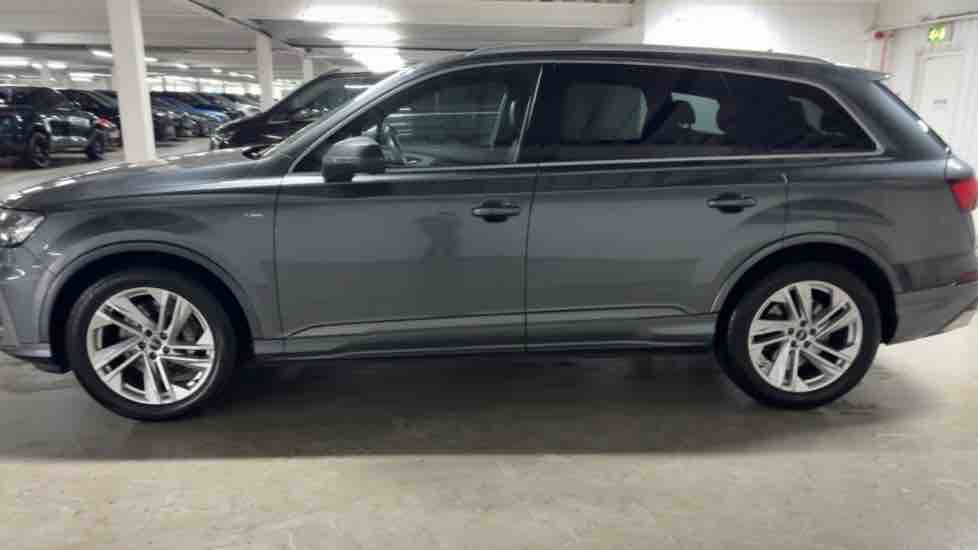 More views of Audi Q7