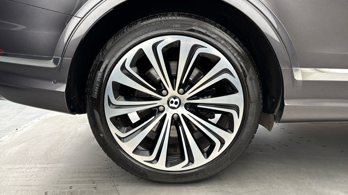 Bentley Bentayga Image 10