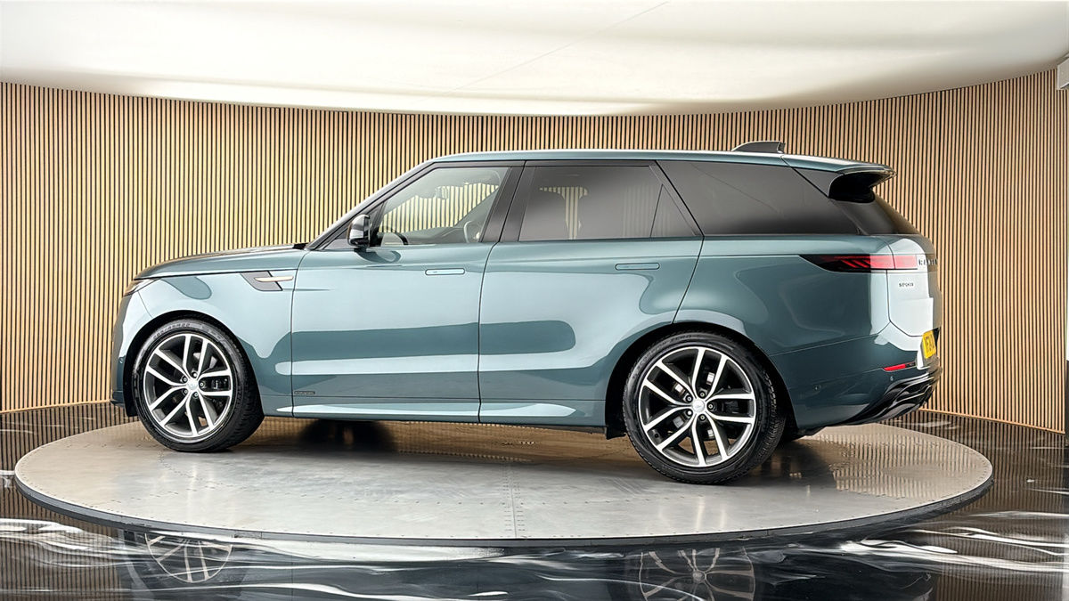 More views of Land Rover Range Rover Sport