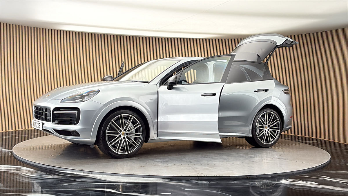 More views of Porsche Cayenne
