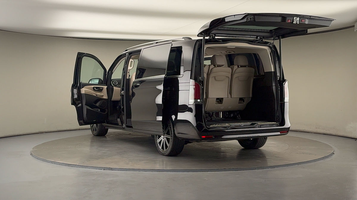 Mercedes-Benz V Class Image 23