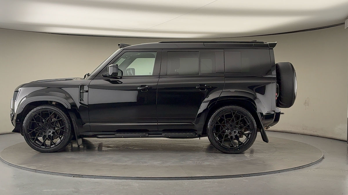 Land Rover Defender 110 Urban Image 15