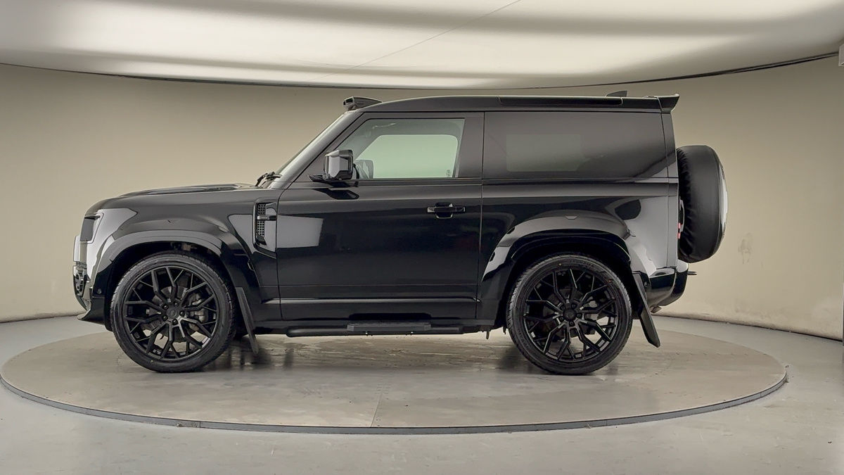 Land Rover Defender 90 Urban Image 15