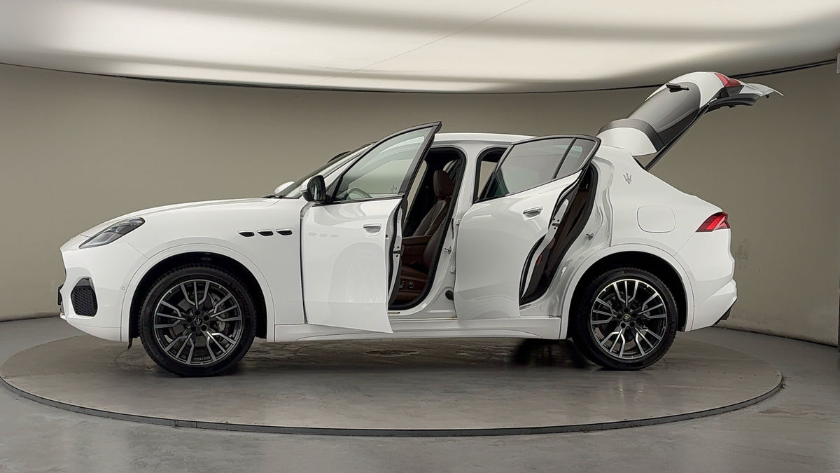 More views of Maserati Grecale