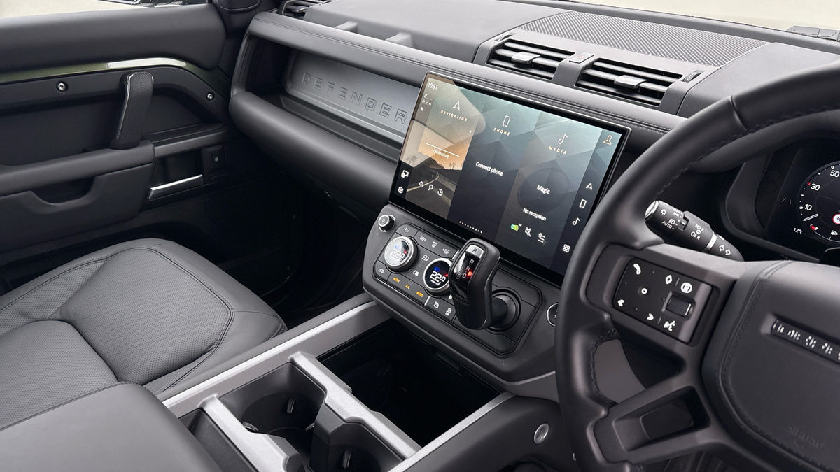 Land Rover Defender 90 Image 18