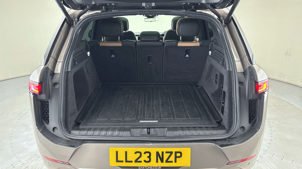 Land Rover Range Rover Sport Image 11