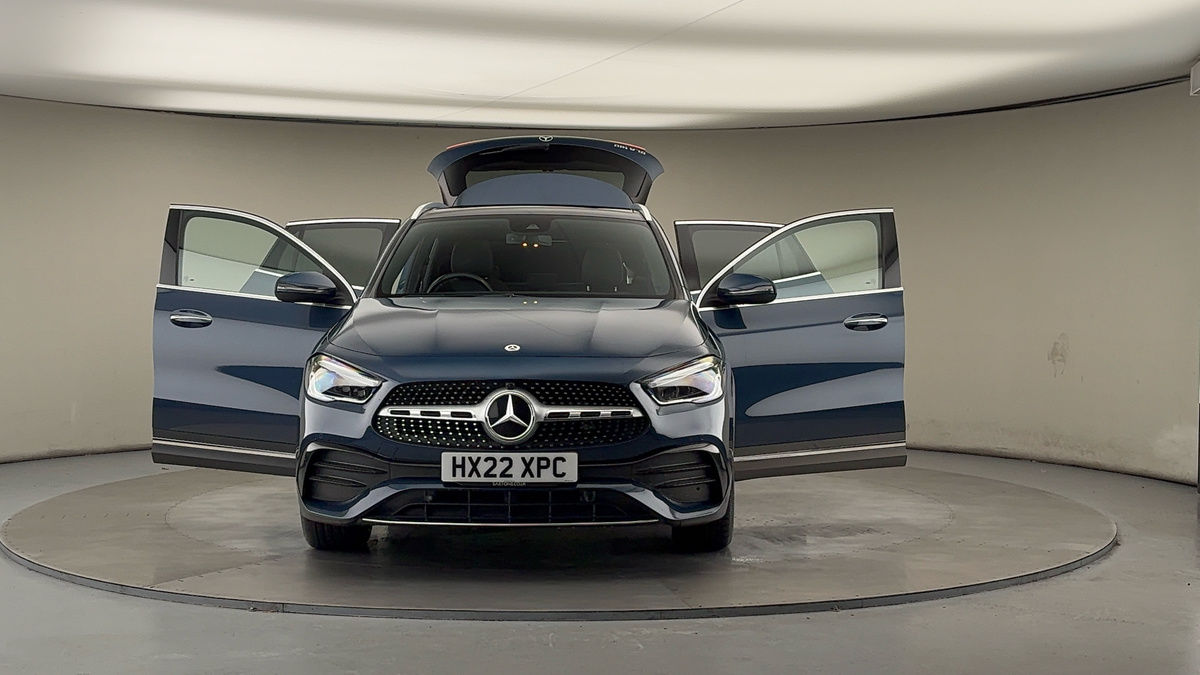 More views of Mercedes-Benz GLA