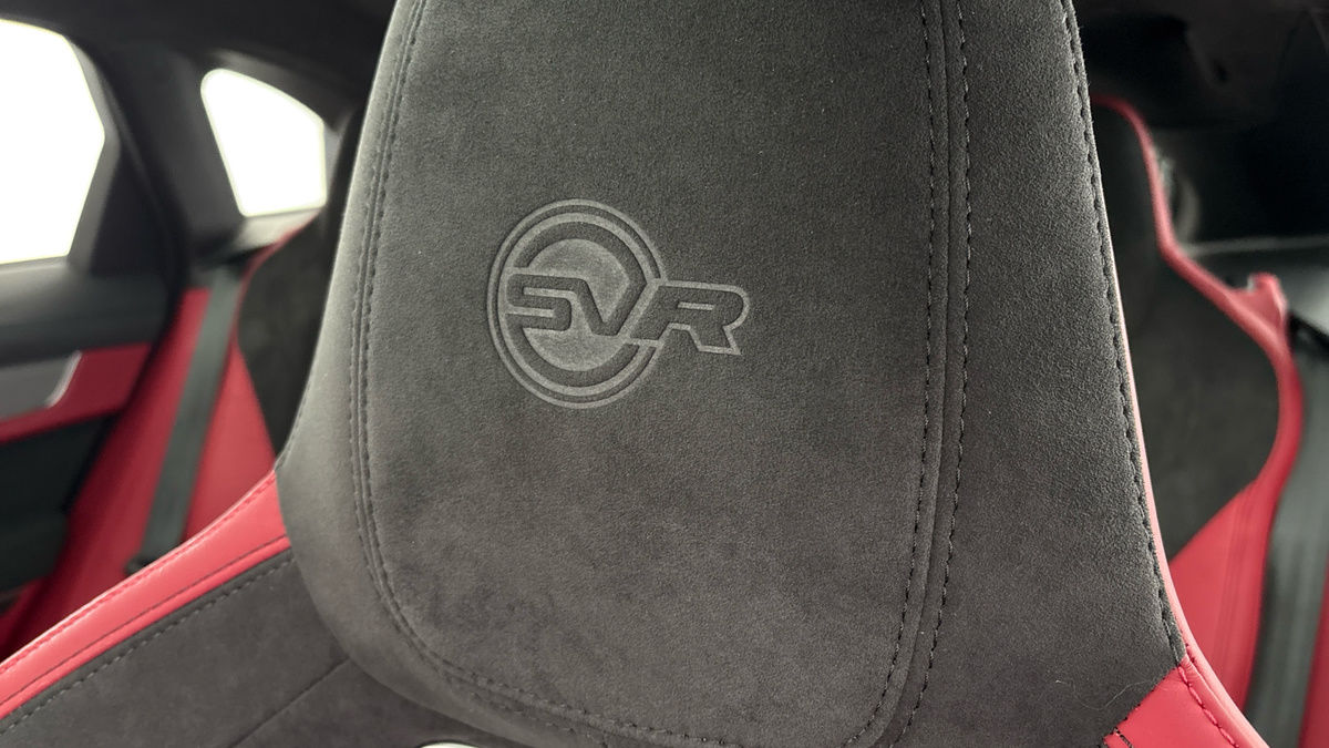 Jaguar F-PACE Image 27