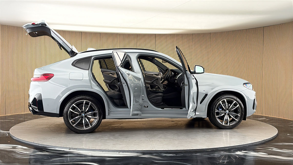 More views of BMW X4