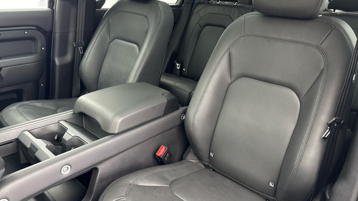 Land Rover Defender 110 Urban Image 7