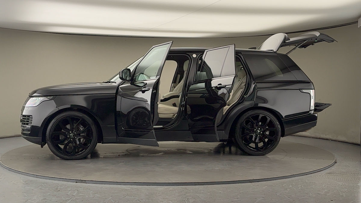 More views of Land Rover Range Rover