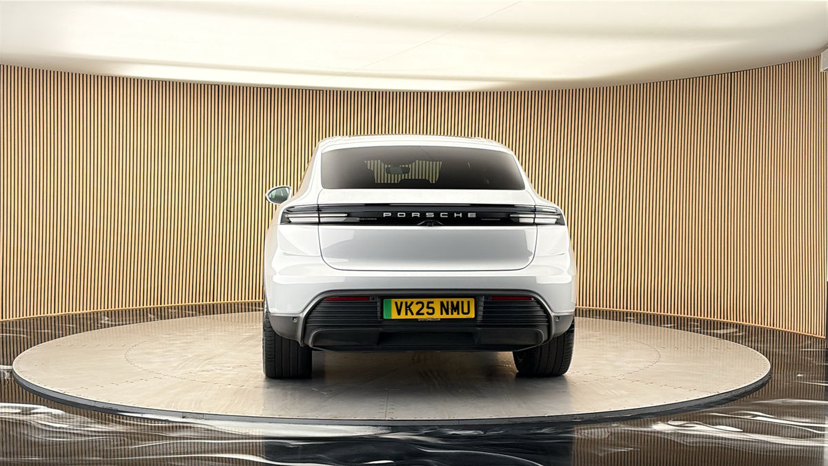 More views of Porsche Macan