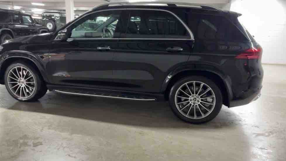 More views of Mercedes-Benz GLE