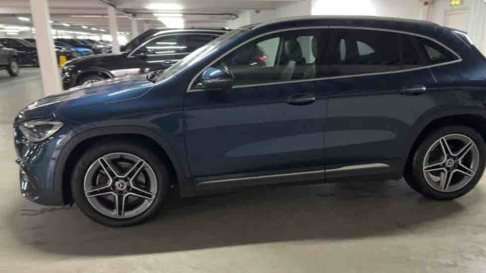 More views of Mercedes-Benz GLA
