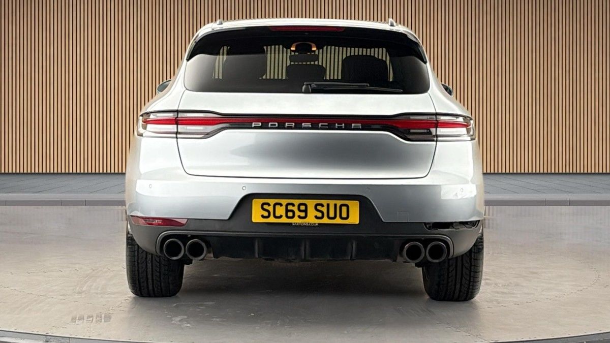 Porsche Macan Image 4