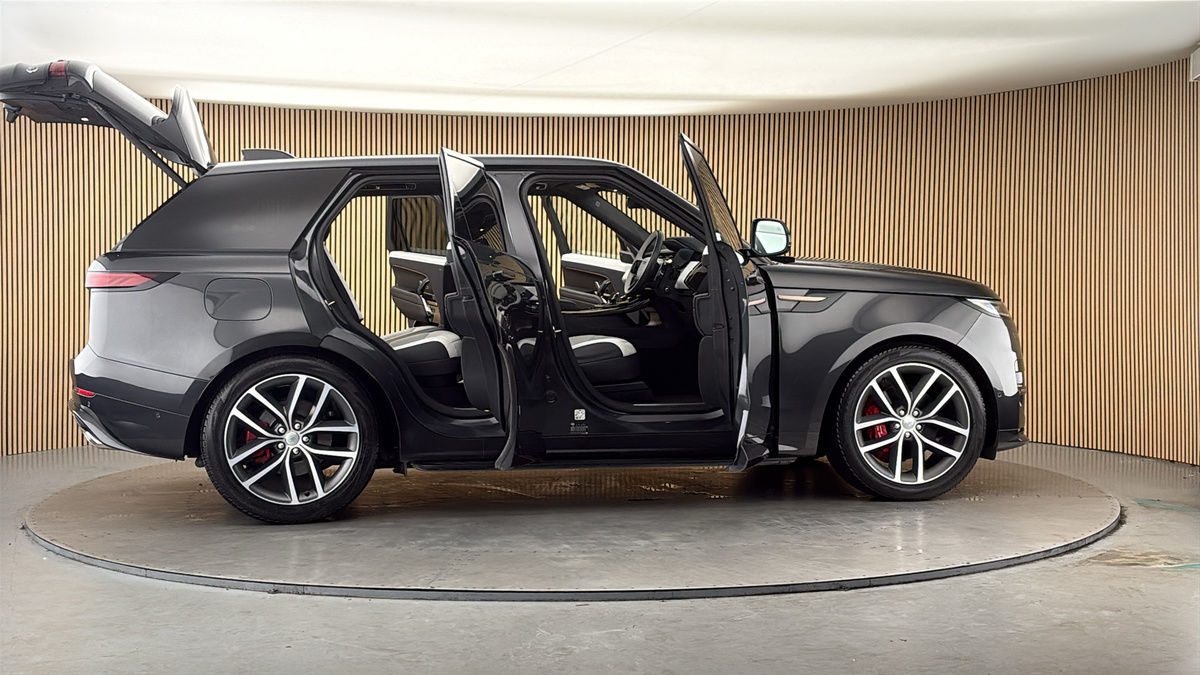 More views of Land Rover Range Rover Sport