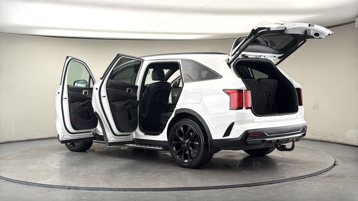 More views of Kia Sorento