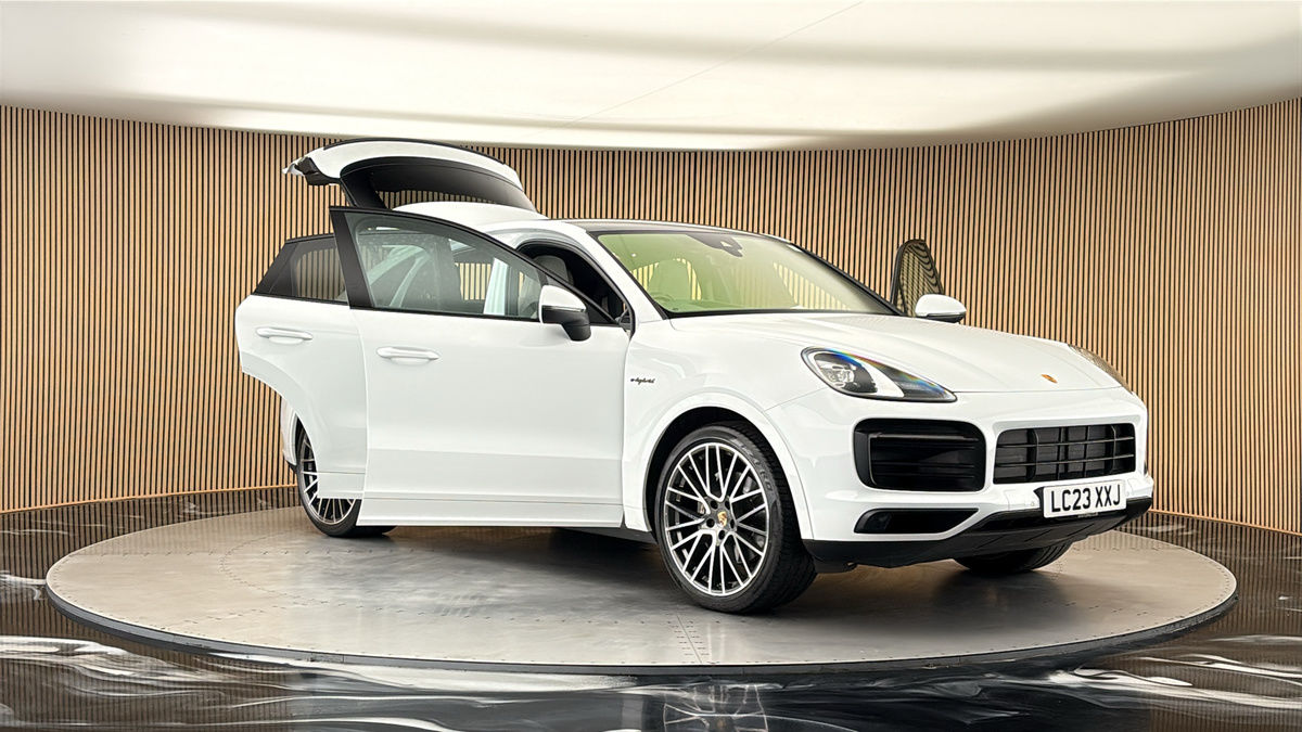 More views of Porsche Cayenne