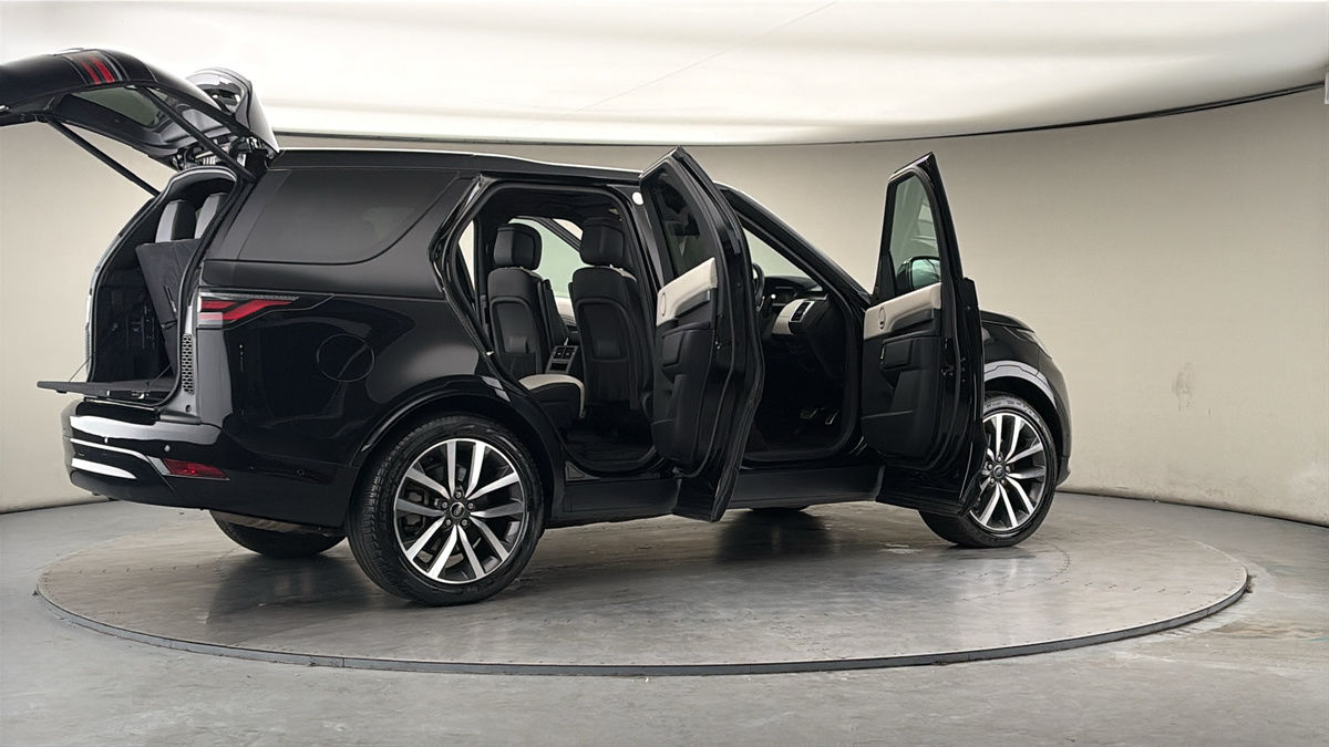 More views of Land Rover Discovery