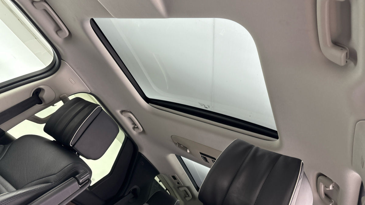 Land Rover Discovery Image 6