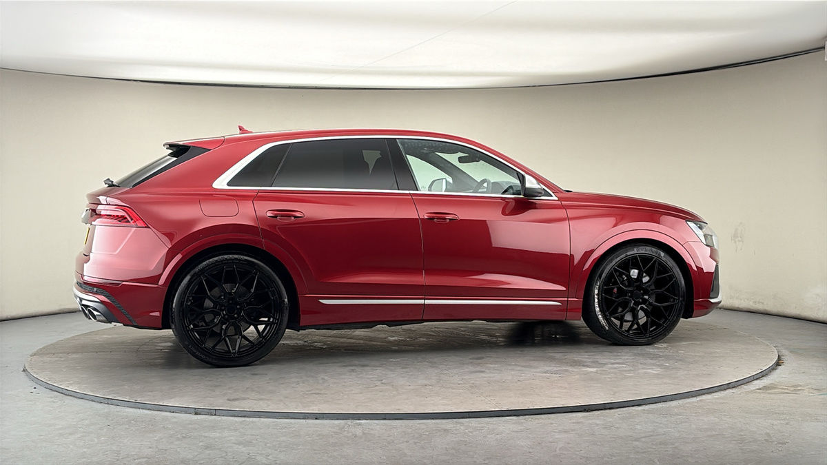 More views of Audi SQ8