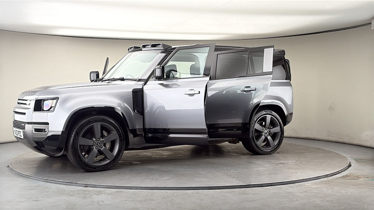 More views of Land Rover Defender 110