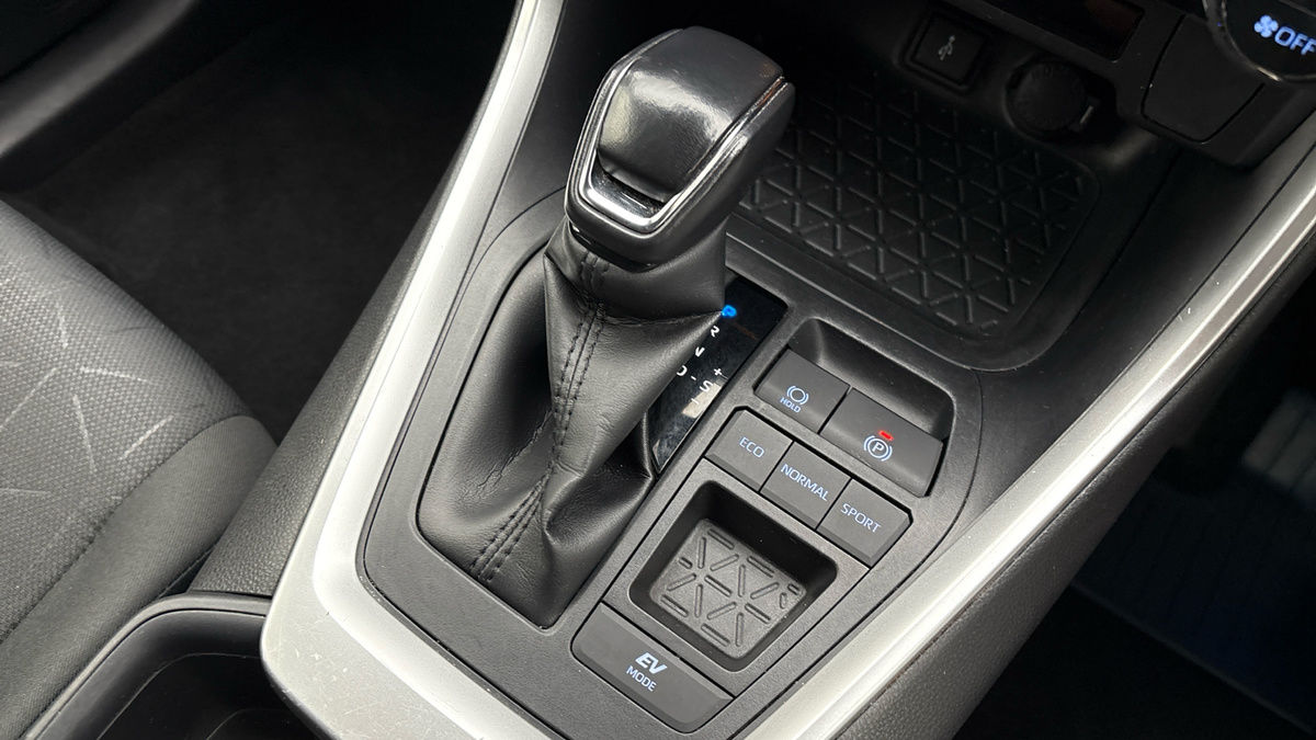 Toyota RAV4 Image 6