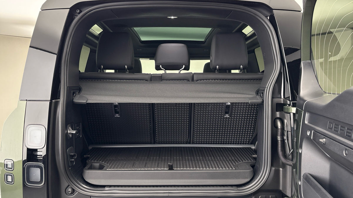 Land Rover Defender 90 Urban Image 11
