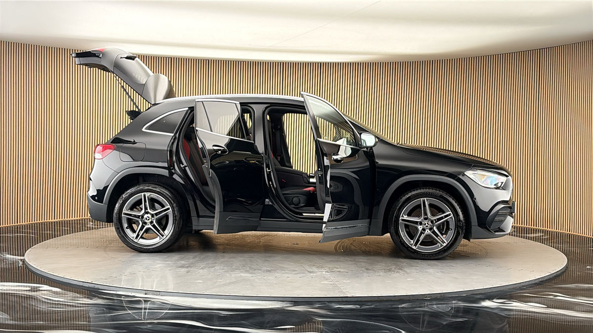 More views of Mercedes-Benz GLA