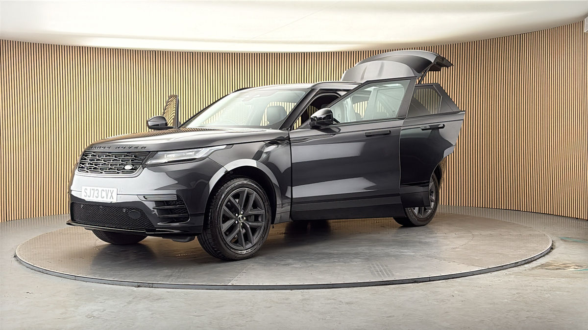 Land Rover Range Rover Velar Image 22