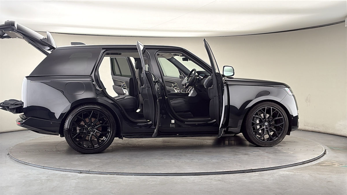More views of Land Rover Range Rover