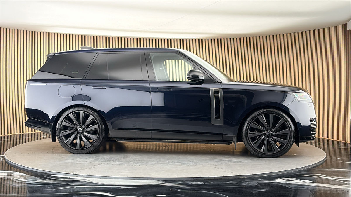 More views of Land Rover Range Rover