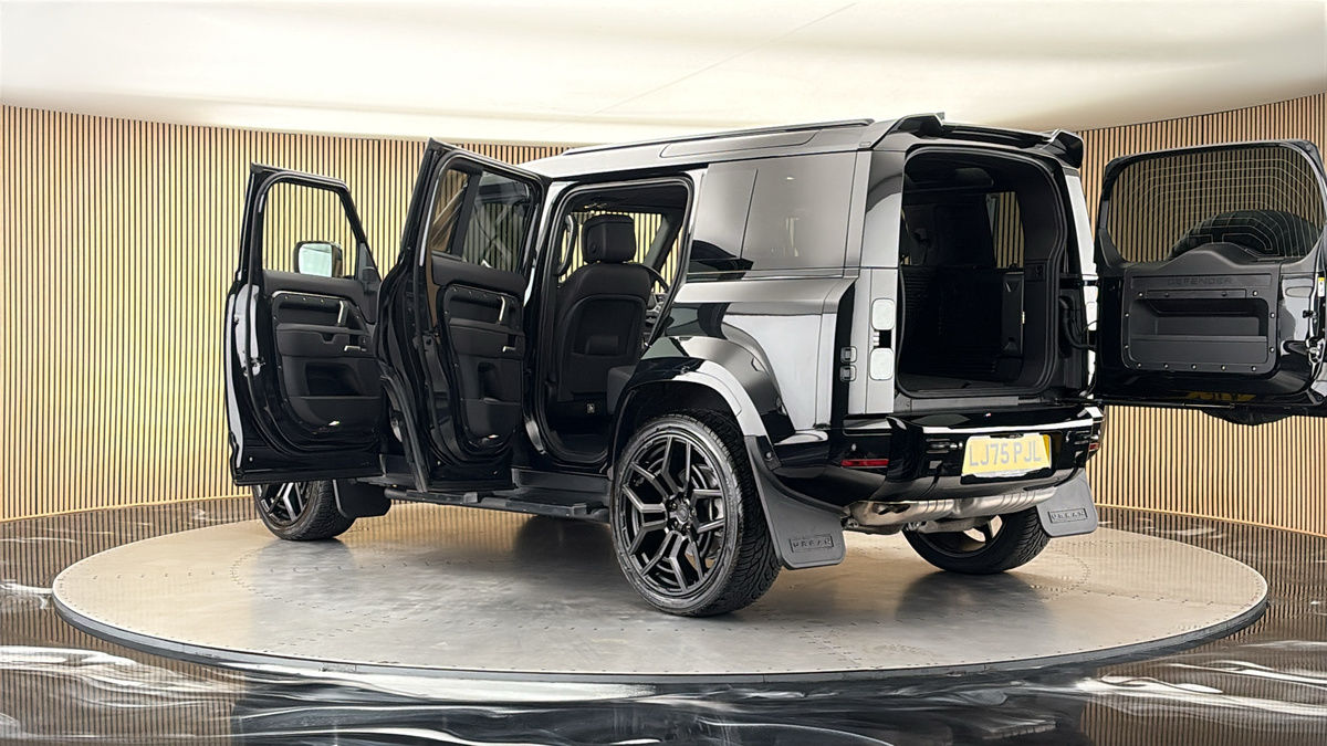 More views of Land Rover Defender 110
